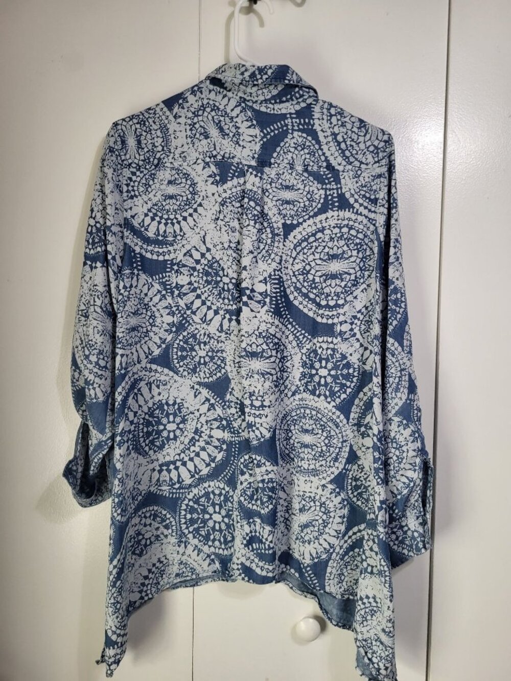 Zac & Rachel Women's LG Blue Patterned Tunic Blouse Roll-Tab Sleeve Boho Artsy - Picture 2 of 9